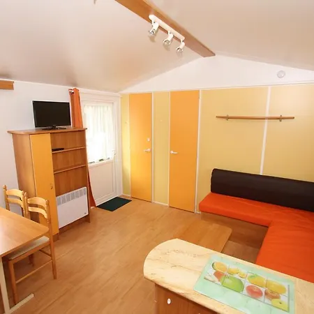 Camping De Sion مكان تخييم 3*