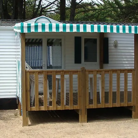 مكان تخييم Camping De Sion 3*